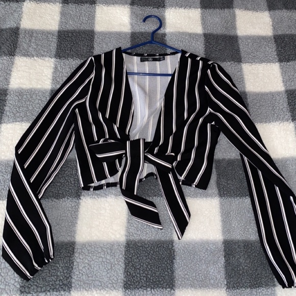 Crop top - Picture 1 of 1